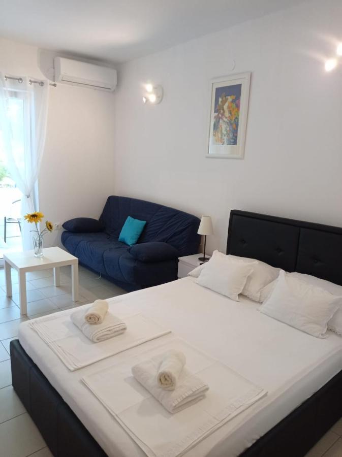 Nemira Beach Apartments Omiš Exteriér fotografie