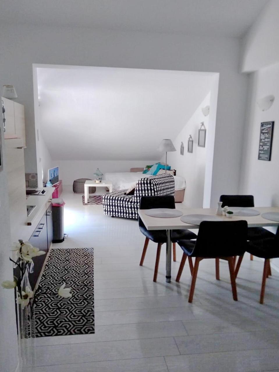 Nemira Beach Apartments Omiš Exteriér fotografie